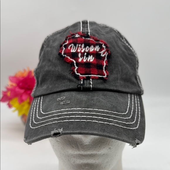 Wisconsin Distressed Gray Cap adjustable HT7641 - Picture 1 of 4